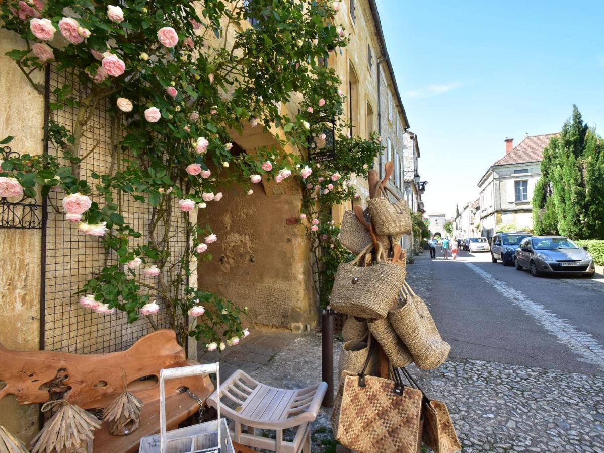 Refined Holiday Home in Villefranche Du Perigord with Garden Exterior foto
