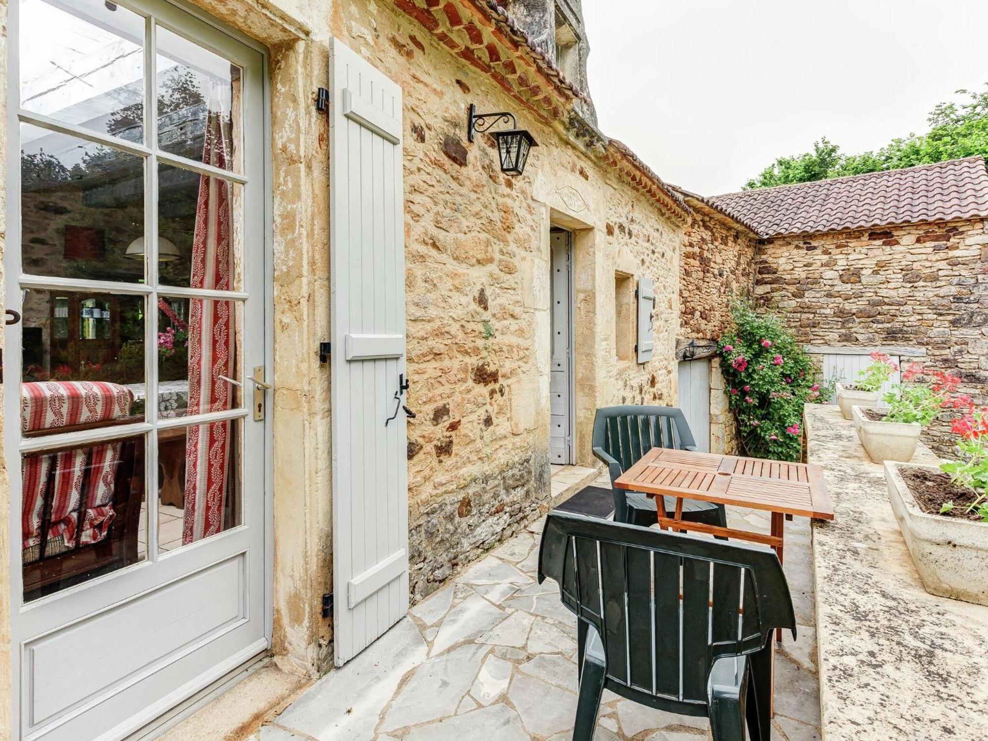 Refined Holiday Home in Villefranche Du Perigord with Garden Exterior foto