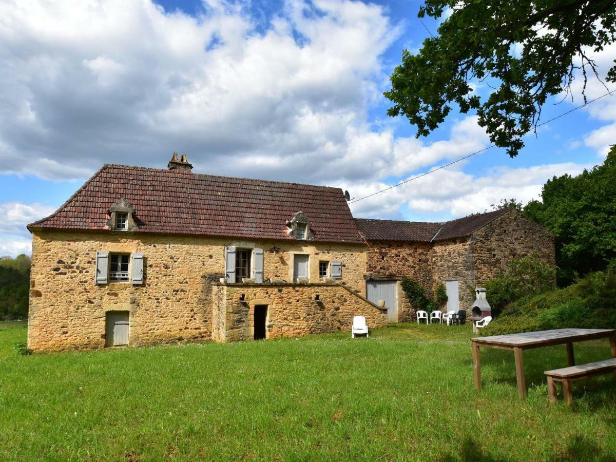 Refined Holiday Home in Villefranche Du Perigord with Garden Exterior foto