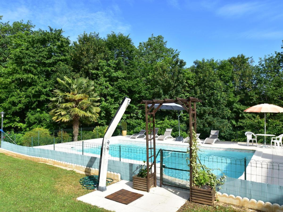 Refined Holiday Home in Villefranche Du Perigord with Garden Exterior foto